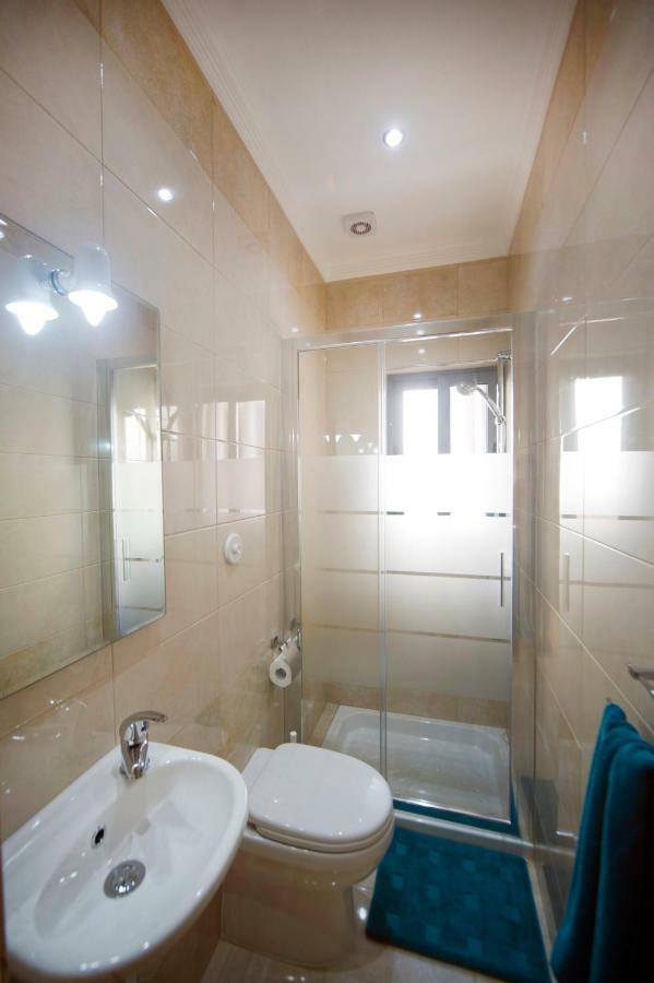 Sliema Duplex 1 Bedroom Apartment With 2 Bathrooms- Sleep 4 Ngoại thất bức ảnh